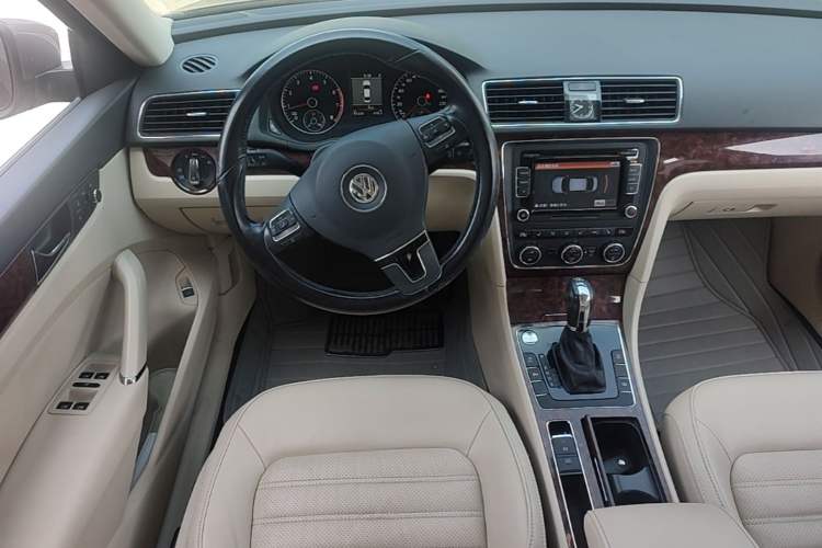 Used Volkswagen Passat 2013 1.8TSI DSG Prestige Edition Steering Wheel