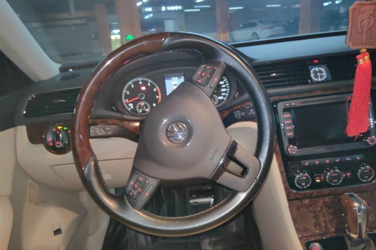 Used Volkswagen Passat 2013 2.0 TSI DSG Prestige Edition Steering Wheel