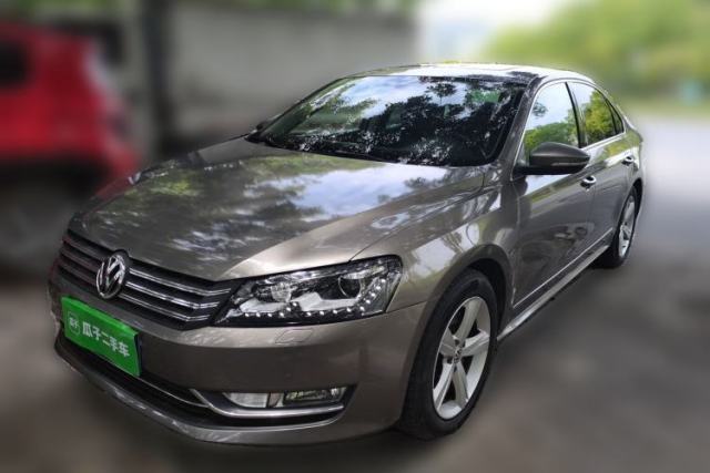 Ojetý Volkswagen Passat 2013 1.8TSI DSG Prestige Edition