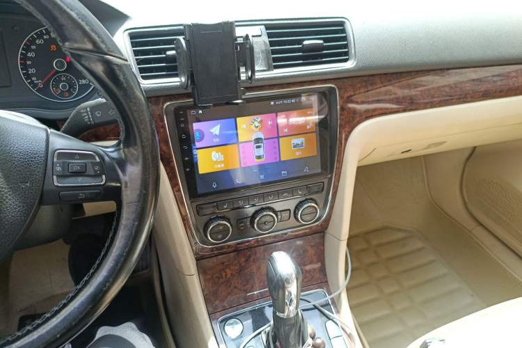 Used Volkswagen Passat 2013 1.8TSI DSG Prestige Edition Audio And AC Panel