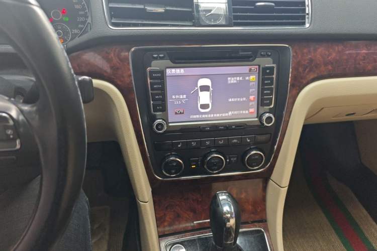 Used Volkswagen Passat 2013 1.8TSI DSG Prestige Edition Audio And AC Panel