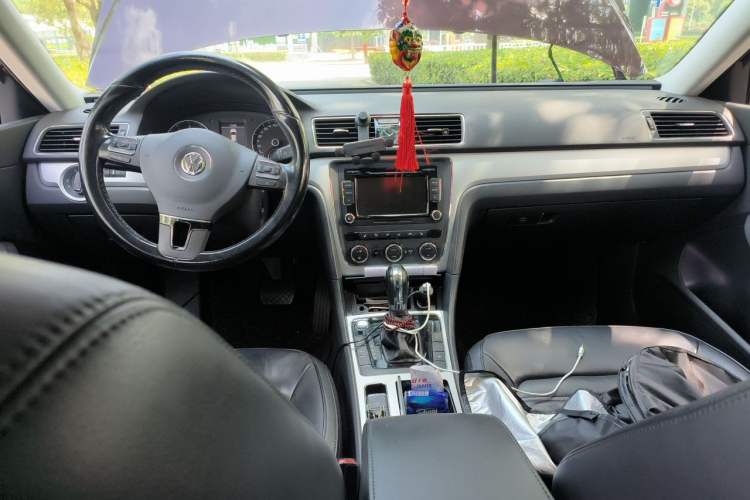 Used Volkswagen Passat 2013 1.8TSI DSG Prestige Edition Center Console
