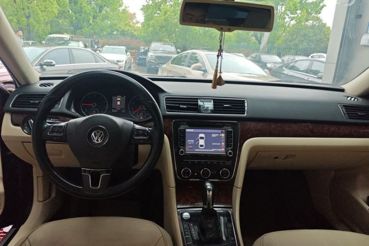 Used Volkswagen Passat 2013 1.8TSI DSG Prestige Edition Center Console
