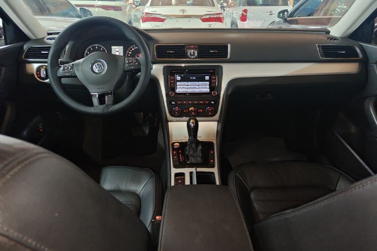 Used Volkswagen Passat 2013 1.8TSI DSG Prestige Edition Center Console