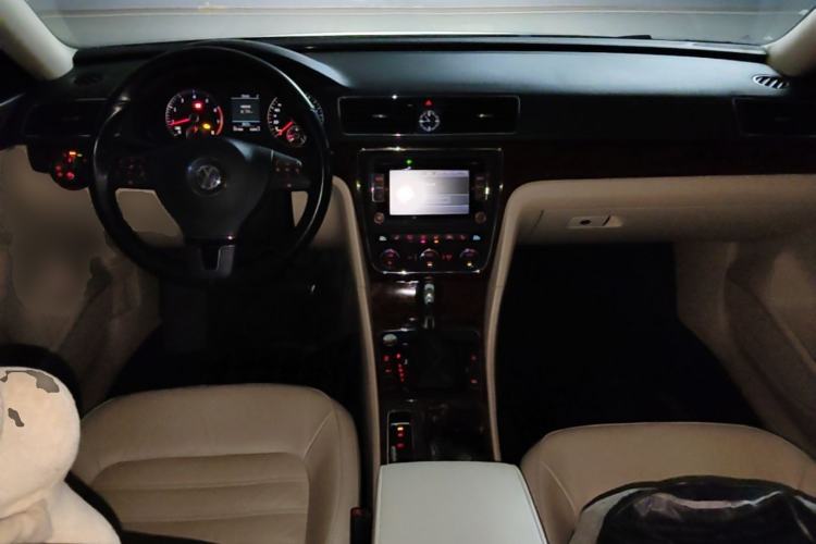 Used Volkswagen Passat 2013 1.8TSI DSG Prestige Edition Center Console