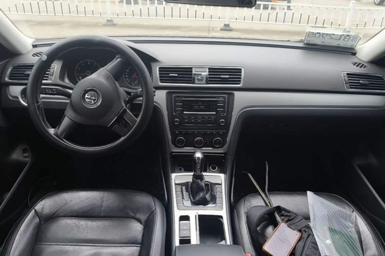 Used Volkswagen Passat 2013 1.8TSI DSG Prestige Edition Center Console