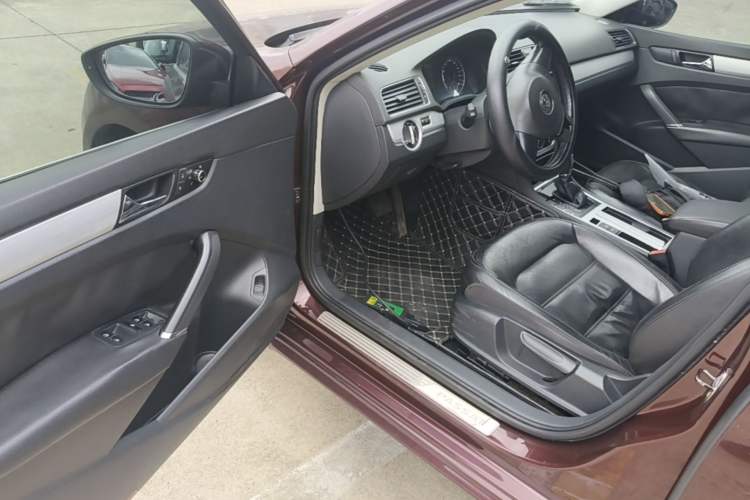 Used Volkswagen Passat 2013 1.8TSI DSG Prestige Edition Driver Seat