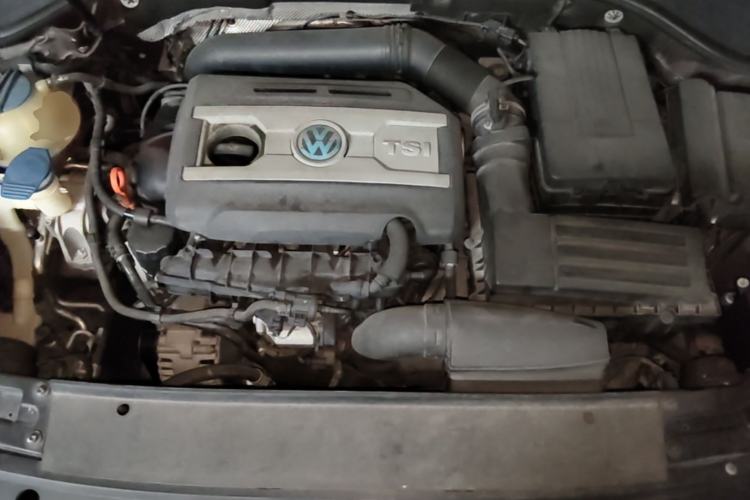 Used Volkswagen Passat 2013 1.8TSI DSG Prestige Edition Engine Bay