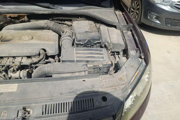 Used Volkswagen Passat 2013 1.8TSI DSG Prestige Edition Engine Bay Left