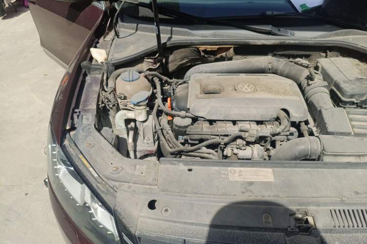 Used Volkswagen Passat 2013 1.8TSI DSG Prestige Edition Engine Bay Right