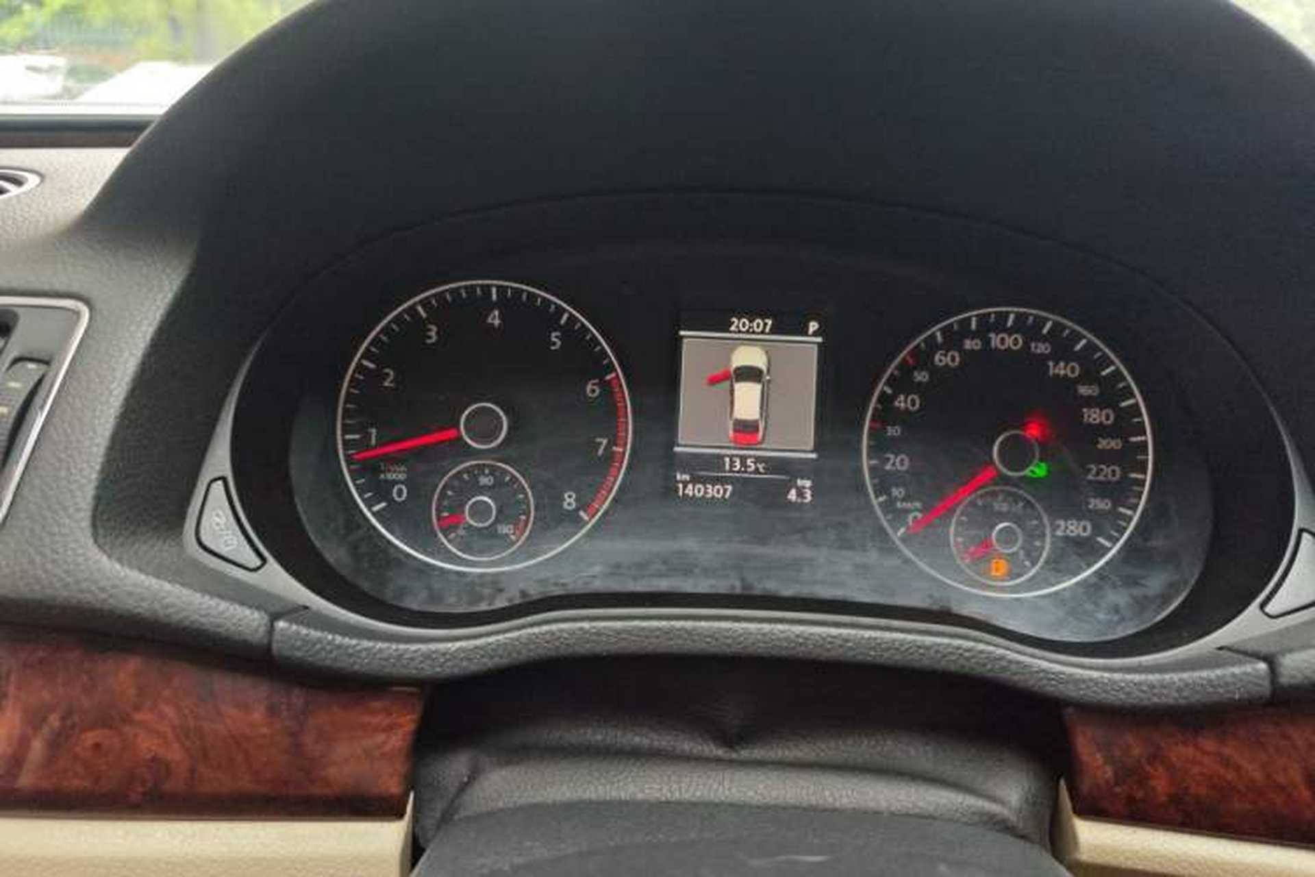 Used Volkswagen Passat 2013 1.8TSI DSG Prestige Edition Instrument Cluster