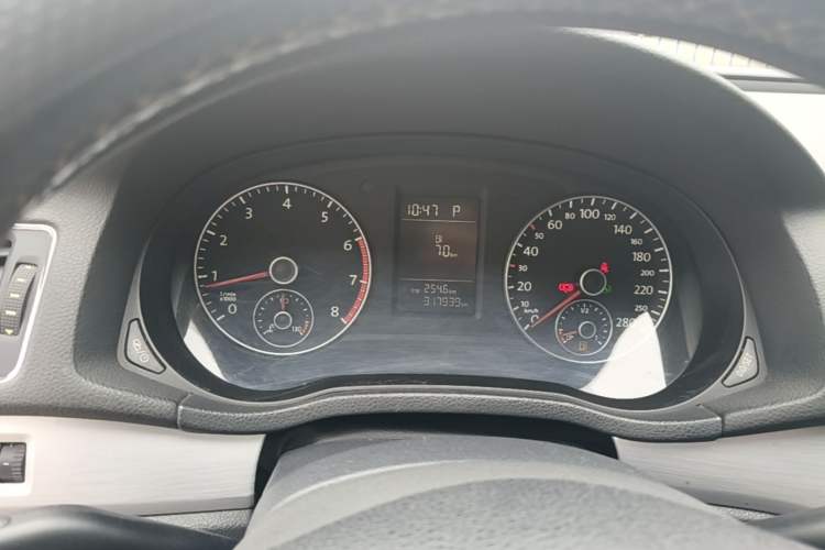 Used Volkswagen Passat 2013 1.8TSI DSG Prestige Edition Instrument Cluster