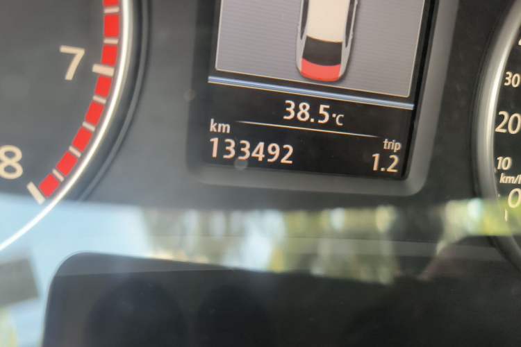 Used Volkswagen Passat 2013 1.8TSI DSG Prestige Edition Odometer Close Up