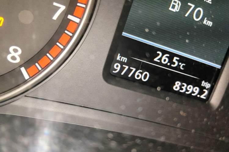 Used Volkswagen Passat 2013 1.8TSI DSG Prestige Edition Odometer Close Up