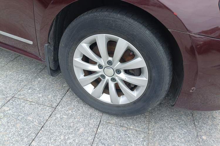 Used Volkswagen Passat 2013 1.8TSI DSG Prestige Edition Right Front Wheel Hub