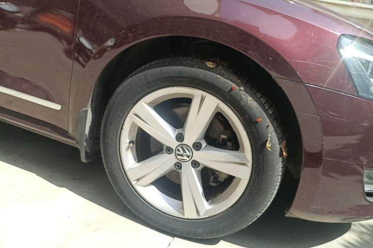Used Volkswagen Passat 2013 1.8TSI DSG Prestige Edition Right Front Wheel Hub