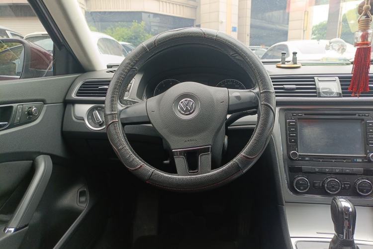 Used Volkswagen Passat 2013 1.8TSI DSG Prestige Edition Steering Wheel