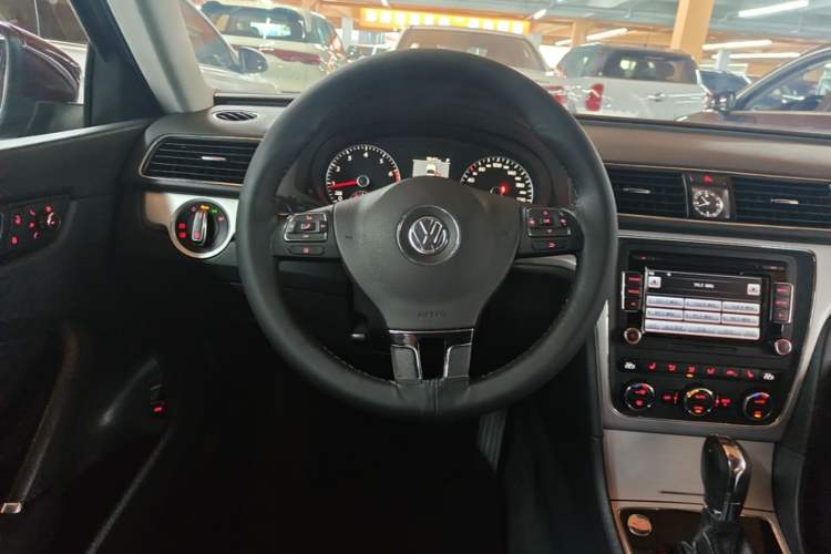 Used Volkswagen Passat 2013 1.8TSI DSG Prestige Edition Steering Wheel