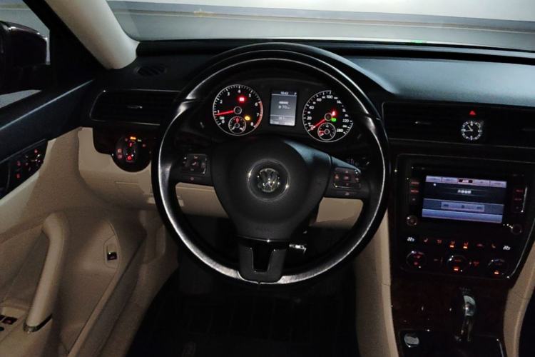 Used Volkswagen Passat 2013 1.8TSI DSG Prestige Edition Steering Wheel