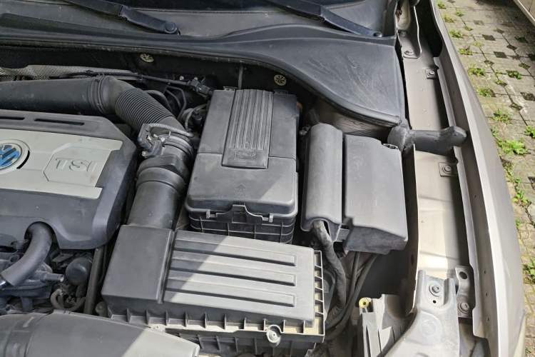 Used Volkswagen Passat 2013 2.0 TSI DSG Ultimate Edition Engine Bay Left
