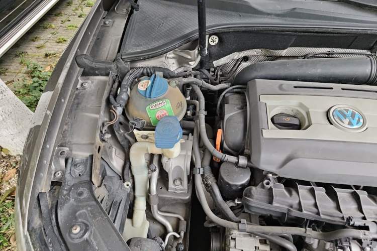 Used Volkswagen Passat 2013 2.0 TSI DSG Ultimate Edition Engine Bay Right