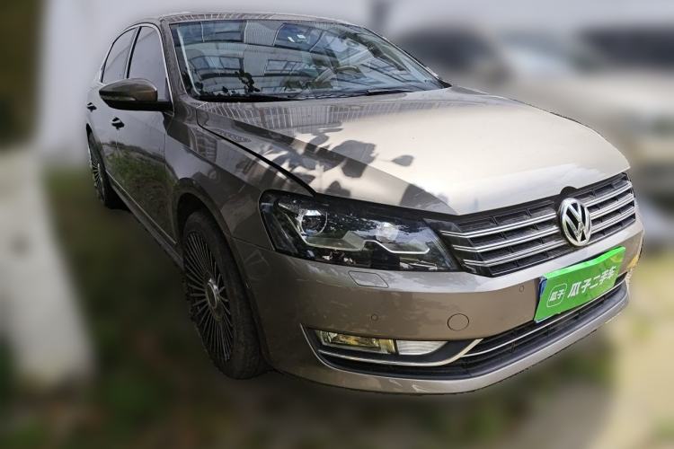Used Volkswagen Passat 2013 2.0 TSI DSG Ultimate Edition Front Right 45 Deg