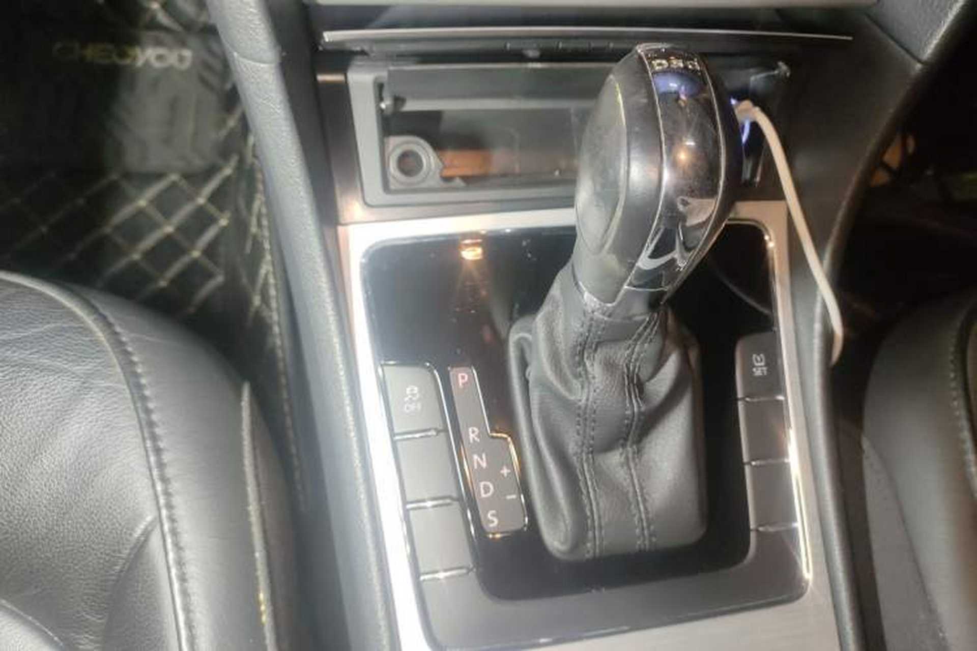 Used Volkswagen Passat 2013 1.8TSI DSG Prestige Edition Gear Lever