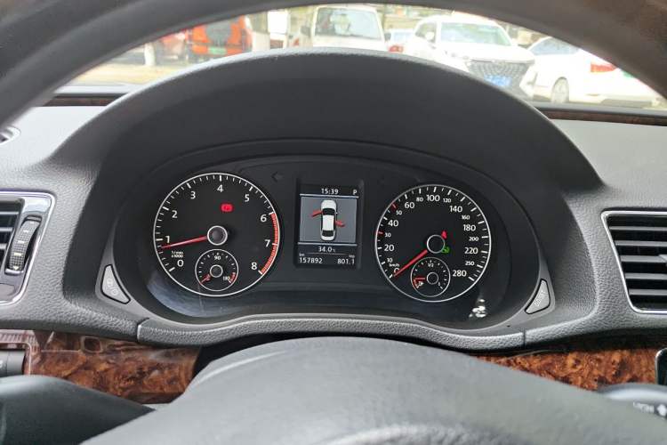 Used Volkswagen Passat 2013 2.0 TSI DSG Ultimate Edition Instrument Cluster