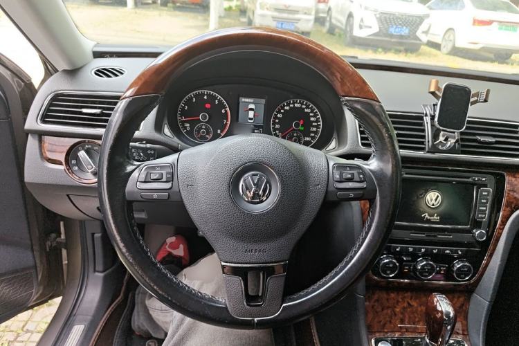 Used Volkswagen Passat 2013 2.0 TSI DSG Ultimate Edition Steering Wheel