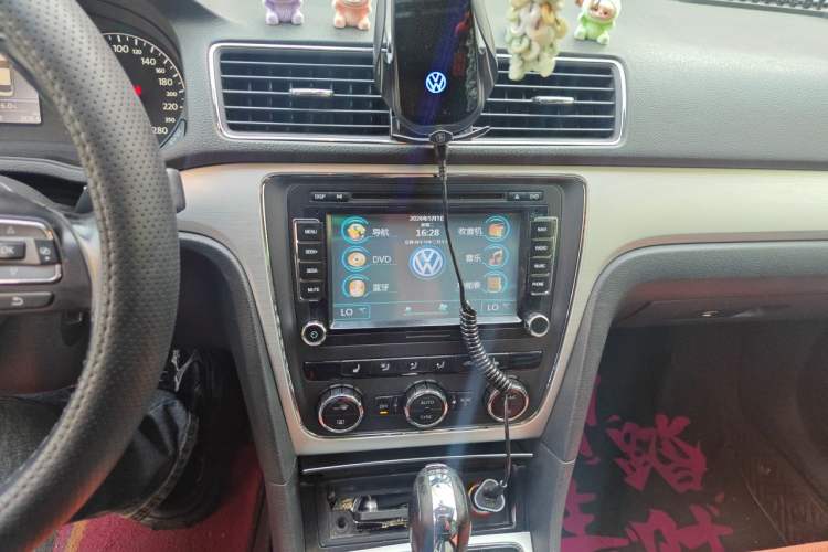 Used Volkswagen Passat 2013 1.8TSI DSG Prestige Edition Audio And AC Panel