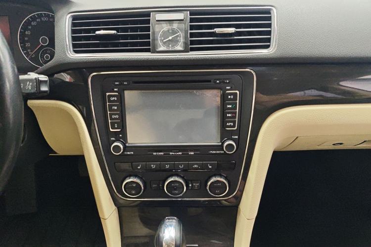 Used Volkswagen Passat 2013 1.8TSI DSG Prestige Edition Audio And AC Panel