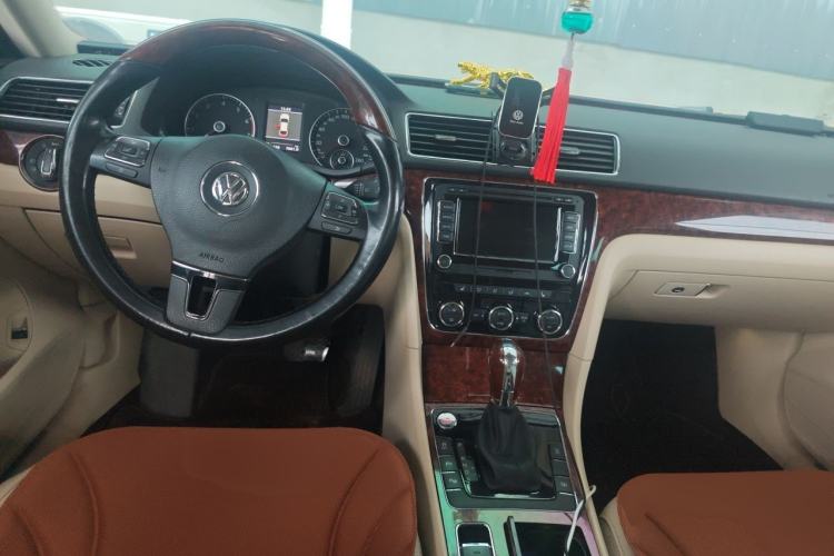 Used Volkswagen Passat 2013 2.0 TSI DSG Prestige Edition Center Console