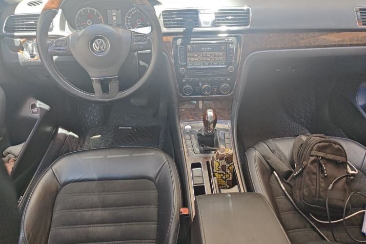 Used Volkswagen Passat 2013 2.0 TSI DSG Ultimate Edition Center Console