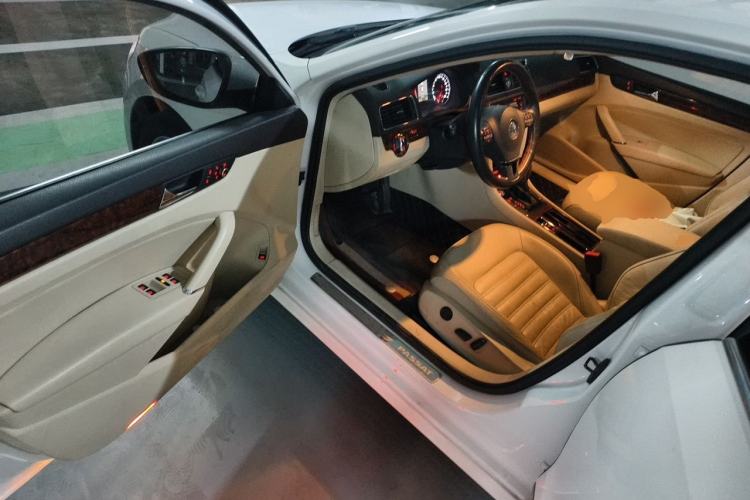 Used Volkswagen Passat 2013 1.8TSI DSG Prestige Edition Driver Seat