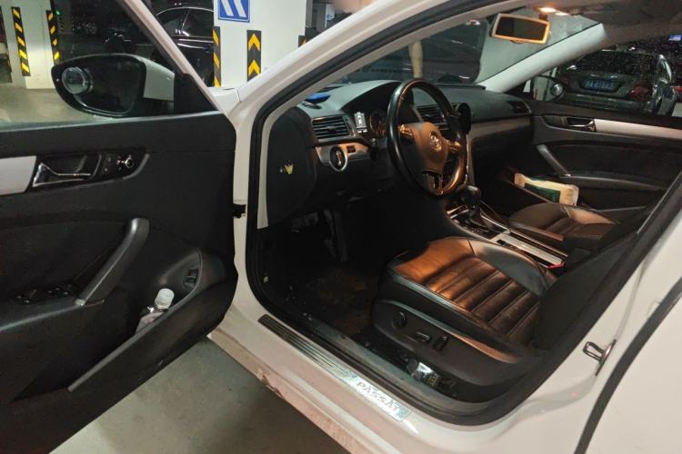 Used Volkswagen Passat 2013 1.8TSI DSG Prestige Edition Driver Seat