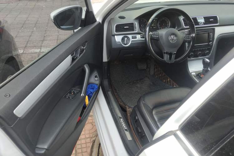 Used Volkswagen Passat 2013 1.8TSI DSG Prestige Edition Driver Seat