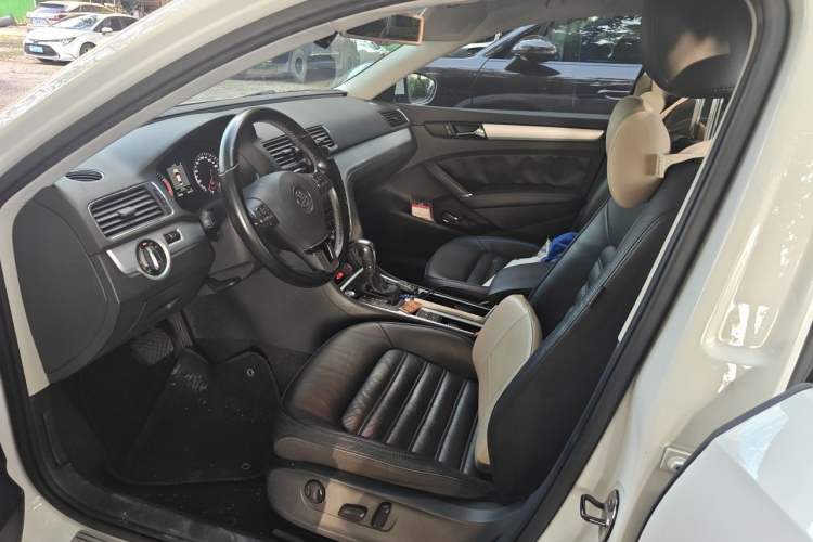 Used Volkswagen Passat 2013 1.8TSI DSG Prestige Edition Driver Seat