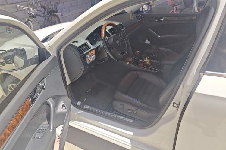 Used Volkswagen Passat 2013 2.0 TSI DSG Ultimate Edition Driver Seat