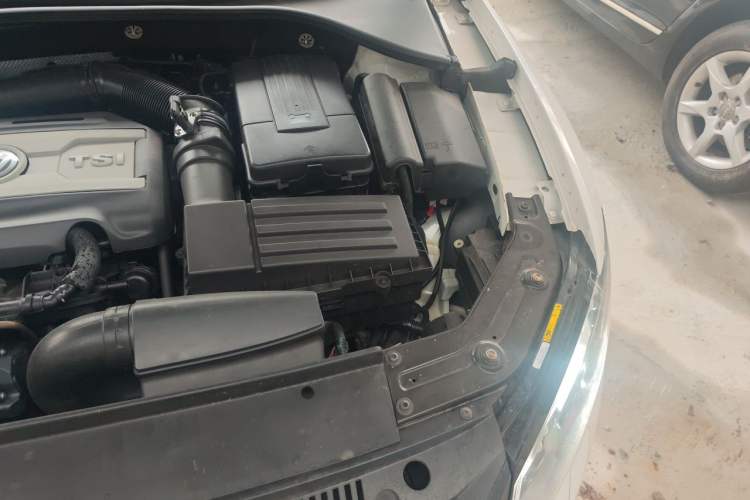 Used Volkswagen Passat 2013 2.0 TSI DSG Prestige Edition Engine Bay Left