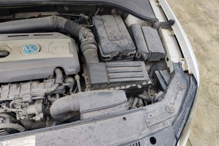Used Volkswagen Passat 2013 1.8TSI DSG Prestige Edition Engine Bay Left