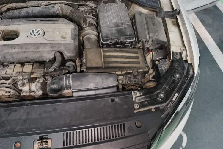 Used Volkswagen Passat 2013 1.8TSI DSG Prestige Edition Engine Bay Left
