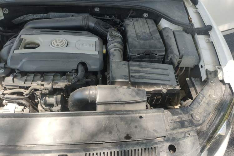 Used Volkswagen Passat 2013 1.8TSI DSG Prestige Edition Engine Bay Left