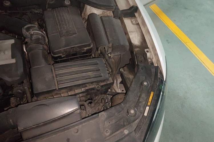 Used Volkswagen Passat 2013 1.8TSI DSG Prestige Edition Engine Bay Left