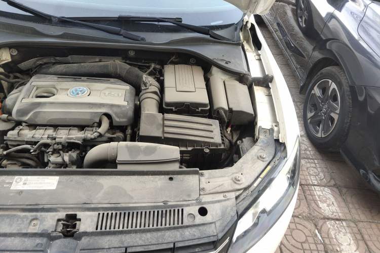 Used Volkswagen Passat 2013 1.8TSI DSG Prestige Edition Engine Bay Left