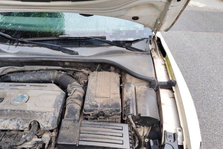 Used Volkswagen Passat 2013 1.8TSI DSG Prestige Edition Engine Bay Left