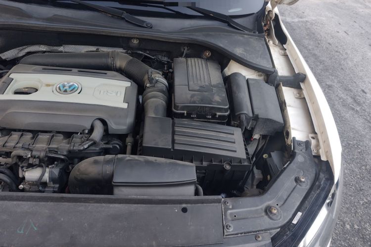 Used Volkswagen Passat 2013 1.8TSI DSG Prestige Edition Engine Bay Left