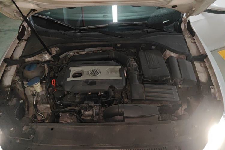 Used Volkswagen Passat 2013 1.8TSI DSG Prestige Edition Engine Bay