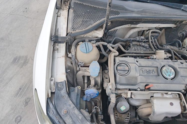 Used Volkswagen Passat 2013 1.4TSI Manual Luxury Edition Engine Bay Right