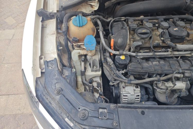 Used Volkswagen Passat 2013 1.8TSI DSG Prestige Edition Engine Bay Right