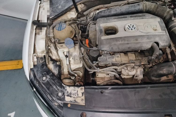 Used Volkswagen Passat 2013 1.8TSI DSG Prestige Edition Engine Bay Right